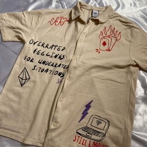 ZARA BUTTON UP GRAFFITI PRINT SHIRT SIZE L RELAX FIT